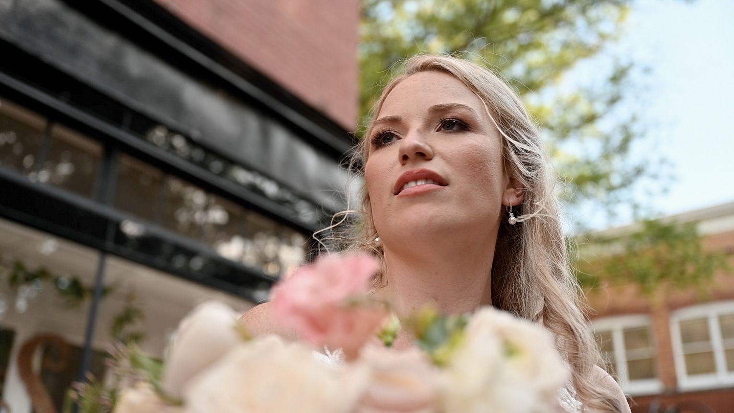 carousel-hero-element image-14